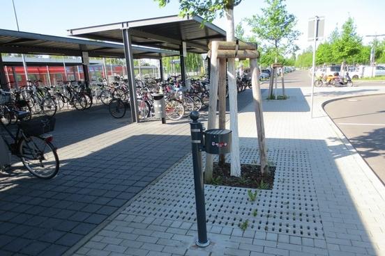 Überdachte Fahrradabstellanlage am Hauptbahnhof wird gereinigt