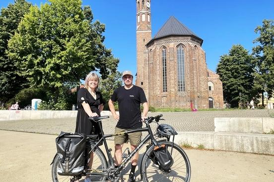 Christian Heise mit der städtischen Radverkehrsbeauftragten Anne Andersen am Salzhofufer