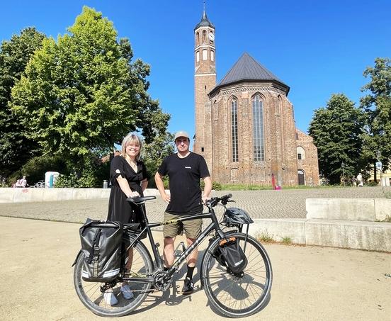 Christian Heise mit der städtischen Radverkehrsbeauftragten Anne Andersen am Salzhofufer