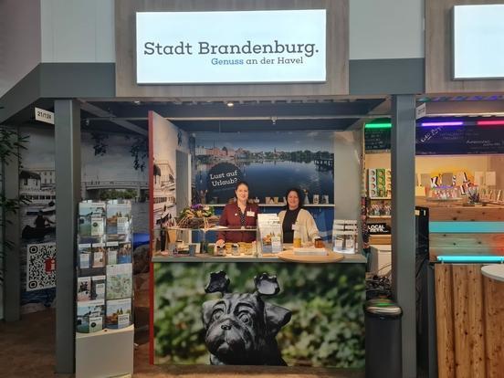 Gemeinsamer Stand der Stadt Brandenburg an der Havel und der Stadtmarketing- und Tourismusgesellschaft in der Brandenburg-Halle 21a am Stand 124 Foto: