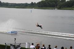 Barfuß-Wasserski: Immer wieder faszinierend, was die Aktiven leisten. Barfuß-Wasserski: Immer wieder faszinierend, was die Aktiven leisten.