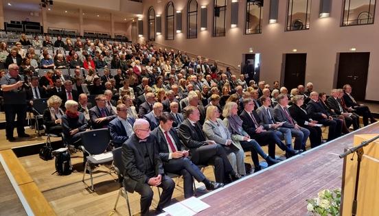 Feierliche Verabschiedung und Amtseinführung im Großen Haus des Brandenburger Theaters.