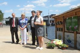 Pflanzaktion mit NABU-Team