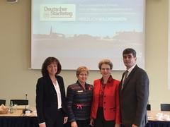 Stehen zusammen für Demokratie, Selbstverwaltung und Bürgernähe in starken kreisfreien Städten: Dr. Eva Lohse, Dr. Dietlind Tiemann, Barbara Bosch und Dr. Martin Wilke