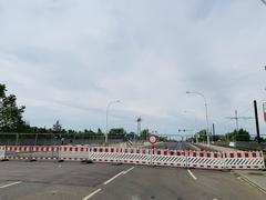 Sperrung der Straße über die Brücke