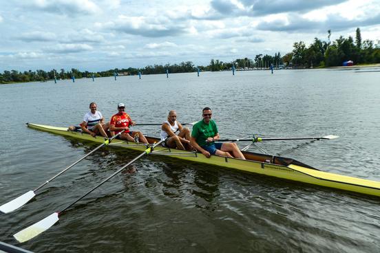 RCHB-Vierer beim Ablegen zum letzten Training vor der morgen beginnenden WRMR