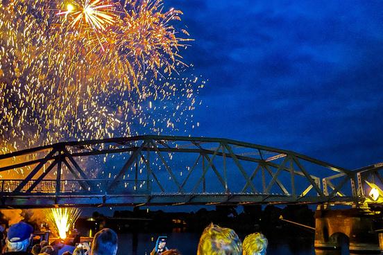 Feuerwerk an der Plauer Brücke