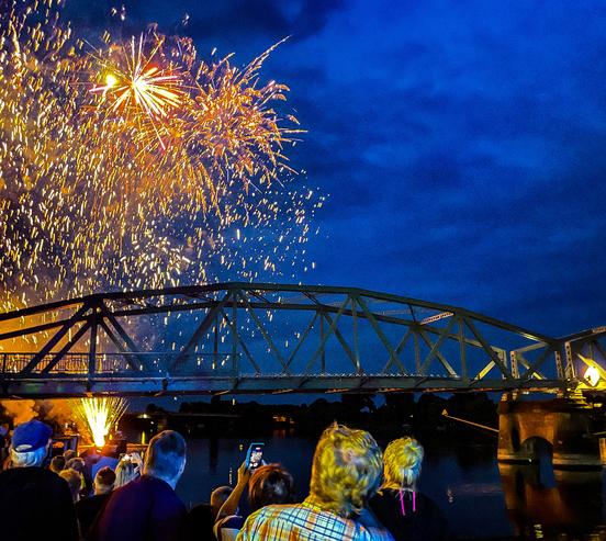 Feuerwerk an der Plauer Brücke