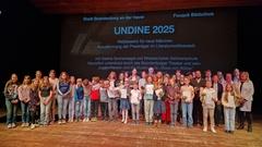 Die große Schlussszene des 1. Finales im 21. "Undine"-Wettbewerb für neue Märchen.