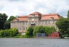 Schloss am Wasser