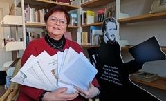 Fouqué-Bibliothek-Direktorin Cornelia Stabrodt mit dem diesjährigen Märchensegen.