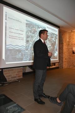 Oberbürgermeister Steffen Scheller begrüßte die Teilnehmerinnen und Teilnehmer.