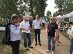 OB Steffen Scheller (rechts) im Gespräch mit dem Veranstaltungsprojektleiter Kevin Holstein (li), Stadt-Touristikchef Thomas Krüger (2. von links) und BAS Geschäftsführer Mario Razny (2. von rechts)