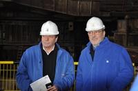 Besuch aus Ivry-sur-Seine Zwei Männer mit Helmen