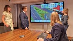 Jeannine Albrecht erklärt die Spielregeln