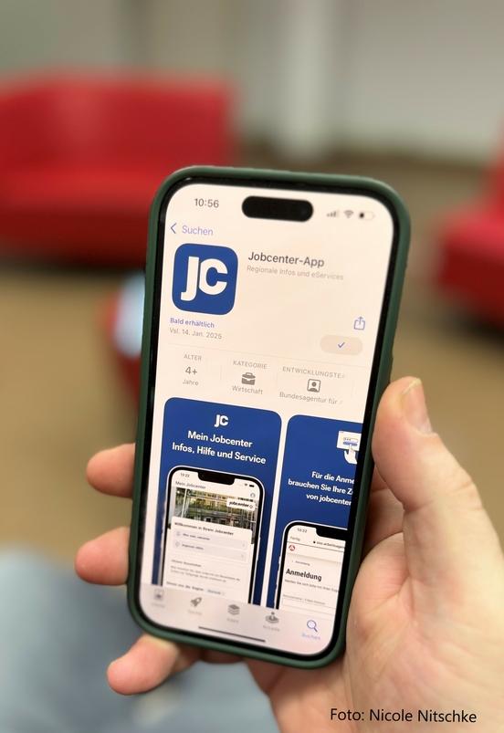 Ab dem 14. Januar 2025 kann die Jobcenter-App aus den gängigen App-Stores heruntergeladen werden.