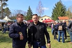 Oberbürgermeister Steffen Scheller und Ortsvorsteher Hartmut Klingsporn.