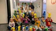 Gruppenbild mit Toni Eisbrenner, Fachgruppenleiter Kindertagesbetreuung der Stadt Brandenburg an der Havel, Dr. Eleni Pantazi, Sachgebietsleiterin des Zahnärztlichen Dienstes der Stadt Brandenburg an der Havel, Alexandra Adel, Sozialbeigeordnete der Stadt Brandenburg an der Havel, Sebastian Frauböse, Kita-Leiter der SOS-Kinderdorf-Kita „Kleine Waldgeister“