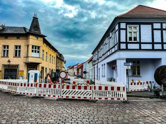 Die BRAWAG-Baustelle an der westlichen Einfahrt zur Mühlentorstraße.