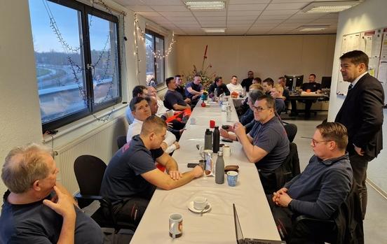 Oberbürgermeister Steffen Scheller auf Silvesterbesuch in der Feuer- und Rettungswache.