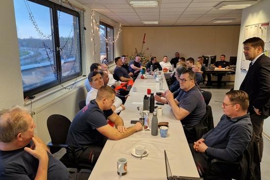 Oberbürgermeister Steffen Scheller auf Silvesterbesuch in der Feuer- und Rettungswache.