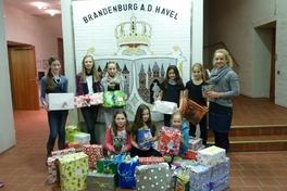 Weihnachtspäckchen für Flüchtlingskinder