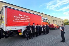 Feuerwehr-Leiter Sebastian Kalka verabschiedete heute Morgen die erste Einsatz-Einheit für den Flächenbrand im Müritz-Nationalpark.