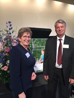 Auf dem Kongress traf Dietlind Tiemann Günter Landgraf, Präsident des Landesverbandes der Gartenfreunde Berlin, der ebenfalls als Referent geladen war.