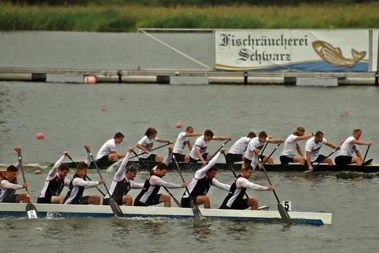 Ein Highlight der Deutschen Meisterschaften sind die Rennen im Canadier-Achter