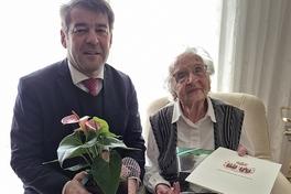 Zu Gertrud Knittels Gratulanten anlässlich ihres 101. Geburtstages zählte Oberbürgermeister Steffen Scheller.