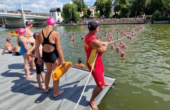 Auf geht's zum 32. Brandenburger Brückenschwimmen.