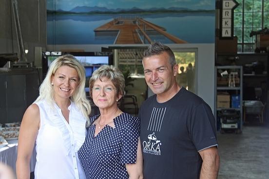 Oberbürgermeisterin Dr. Dietlind Tiemann mit Jasmin Sorge und Carsten Lindner