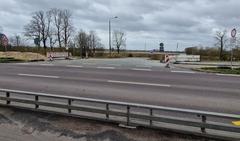 Die Kreuzung Potsdamer Straße zur Potsdamer Landstraße in frühen Baustellenzeiten.