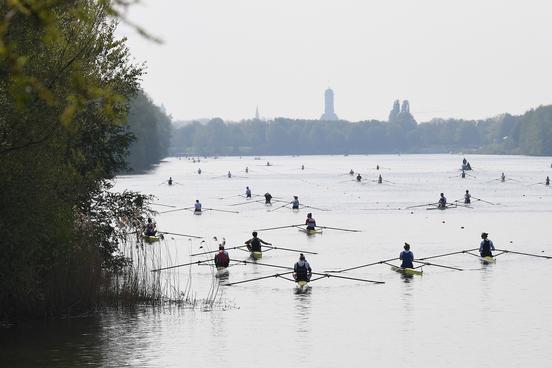 Frauen-Einer bei der Kleinboot-DM 2022 in Krefeld.