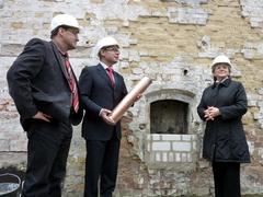 Burgmühle: Grundstein für Wiederaufbau gelegt