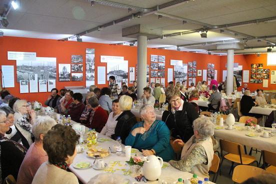 Über 80 Frauen kamen zur diesjährigen Frauentagsfeier in das Industriemuseum.