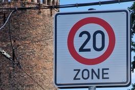 Einige stärker frequentierte Bereiche der Altstadt sind zur Tempo-20-Zone geworden.