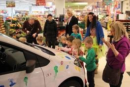 Kita-Kinder malen BUGA-Blumenpracht