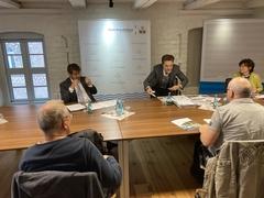 Oberbürgermeister Steffen Scheller, Prof. Dr. Michael Barsuhn vom Institut für Sportentwicklungsplanung (INSPO) Potsdam und Viola Cohnen, Fachbereichsleiterin Organisation, Personal, Schule und Sport (v.li.n.re.)