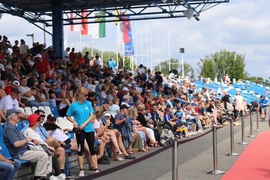 Von der Tribüne aus können die Wettkämpfe verfolgt werden