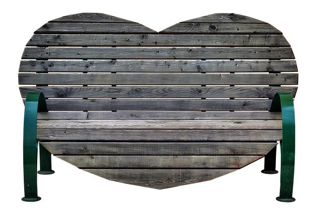 Eine Bank in einer Herzform