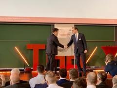 Händeschüttelnde Männer