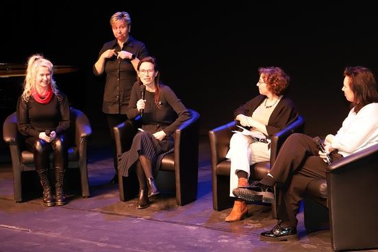 Gesprächsrunde mit Cindy Bischler-Starcke, Theresa Pauli, Manuela Dörnenburg und Doreen Charlet.